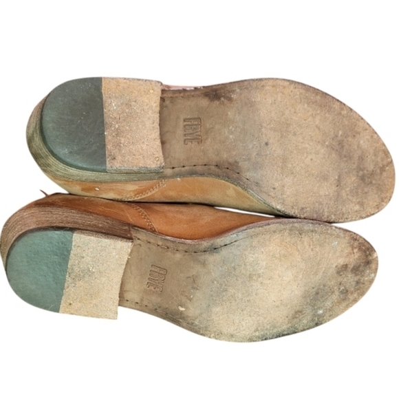 Frye Carson Chelsea Cognac Brown Leather Ankle Booties Size 9 - Picture 7 of 9